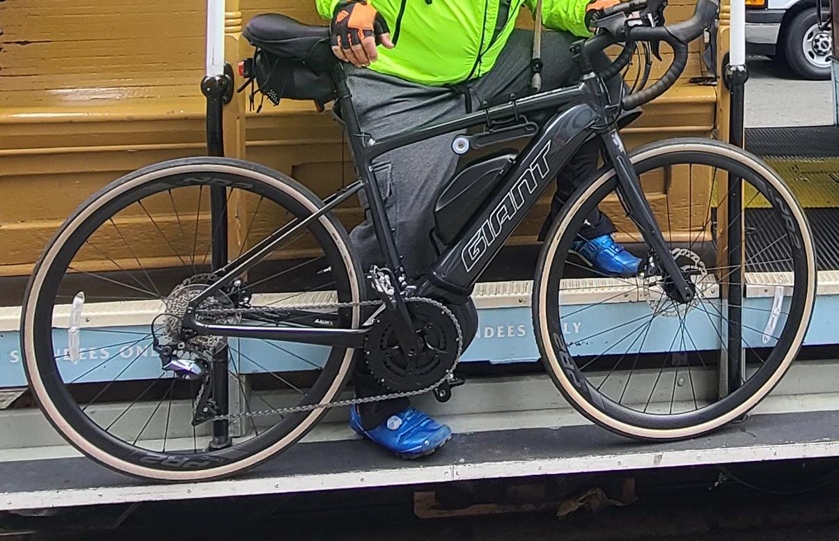 2021 Giant Road E+ 1 Pro Gunmetal M Black