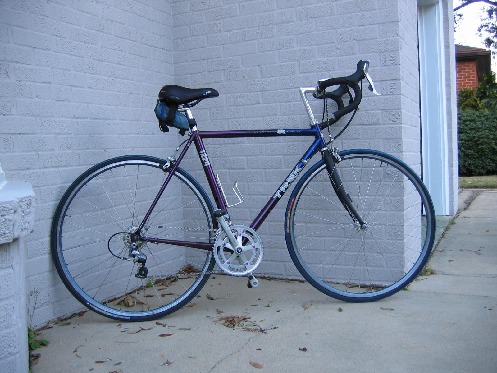 Trek 1200 Flat Bar Purple