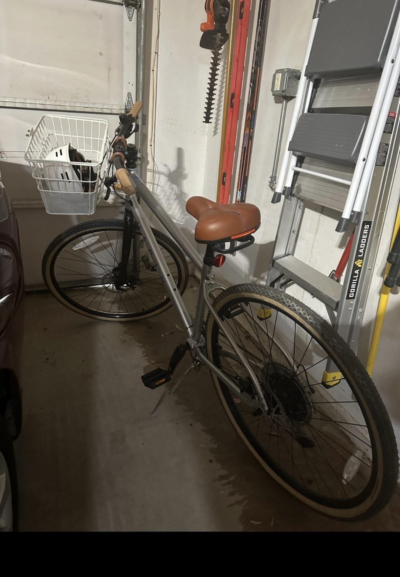 2023 Marin Bikes Kentfield2 Silver, gray or bare metal