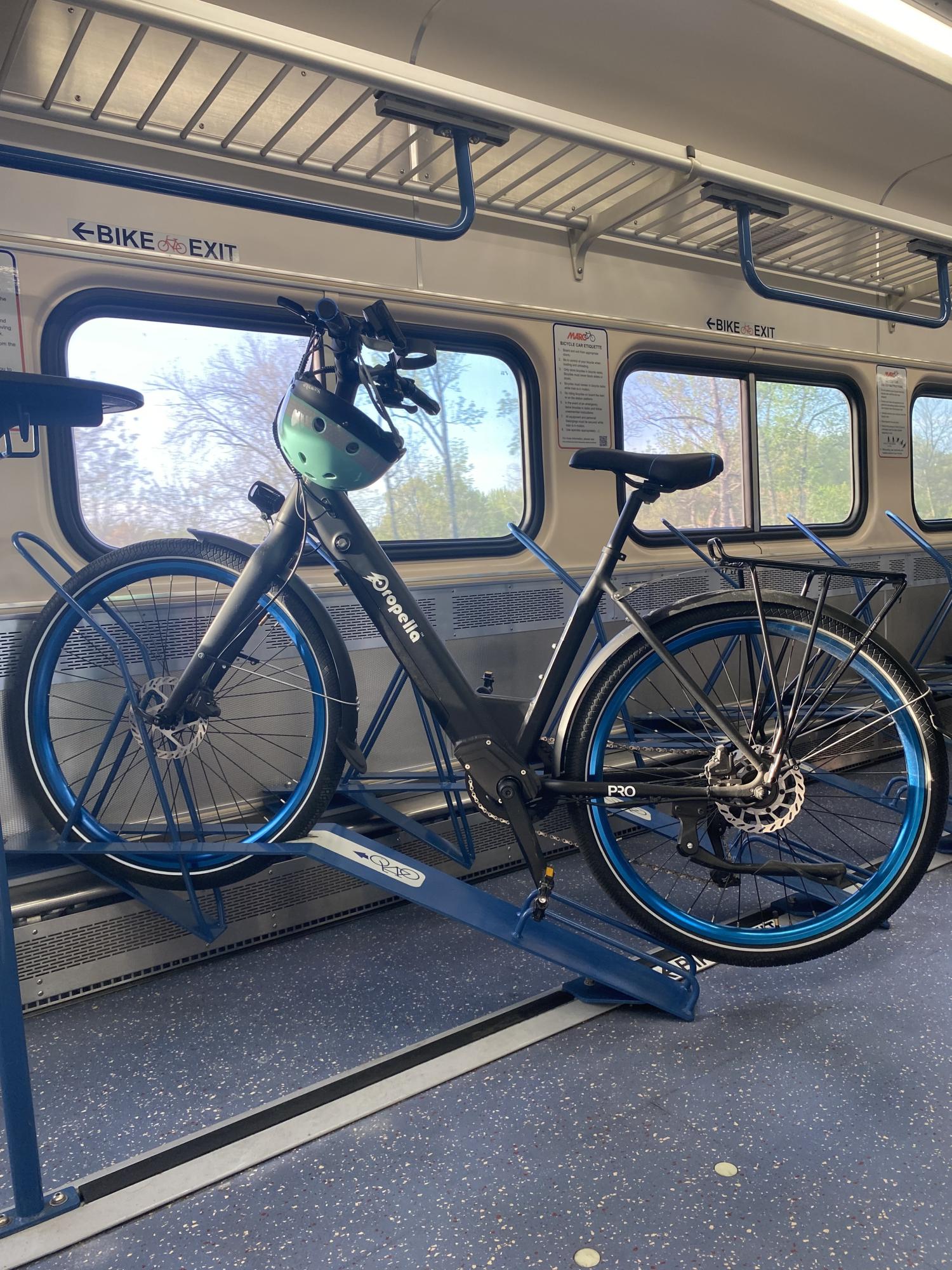 2023 Propella 9S Pro V2 Black and Blue