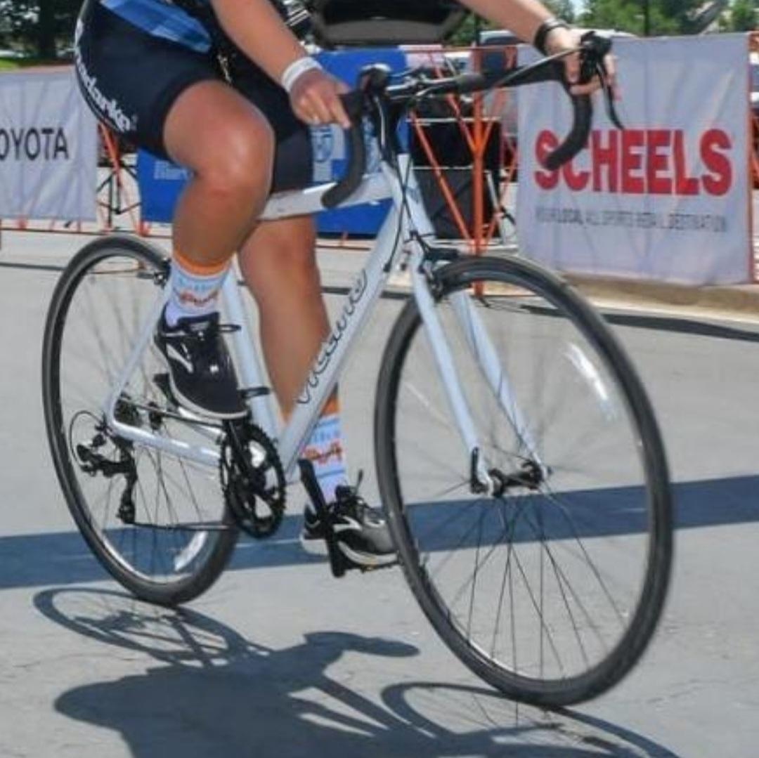 2018 Vilano Vilano 21 Speed bike with Shimano Roa... White