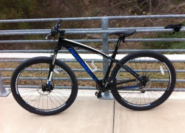 2014 Diamondback Overdrive Expert Black and Blue