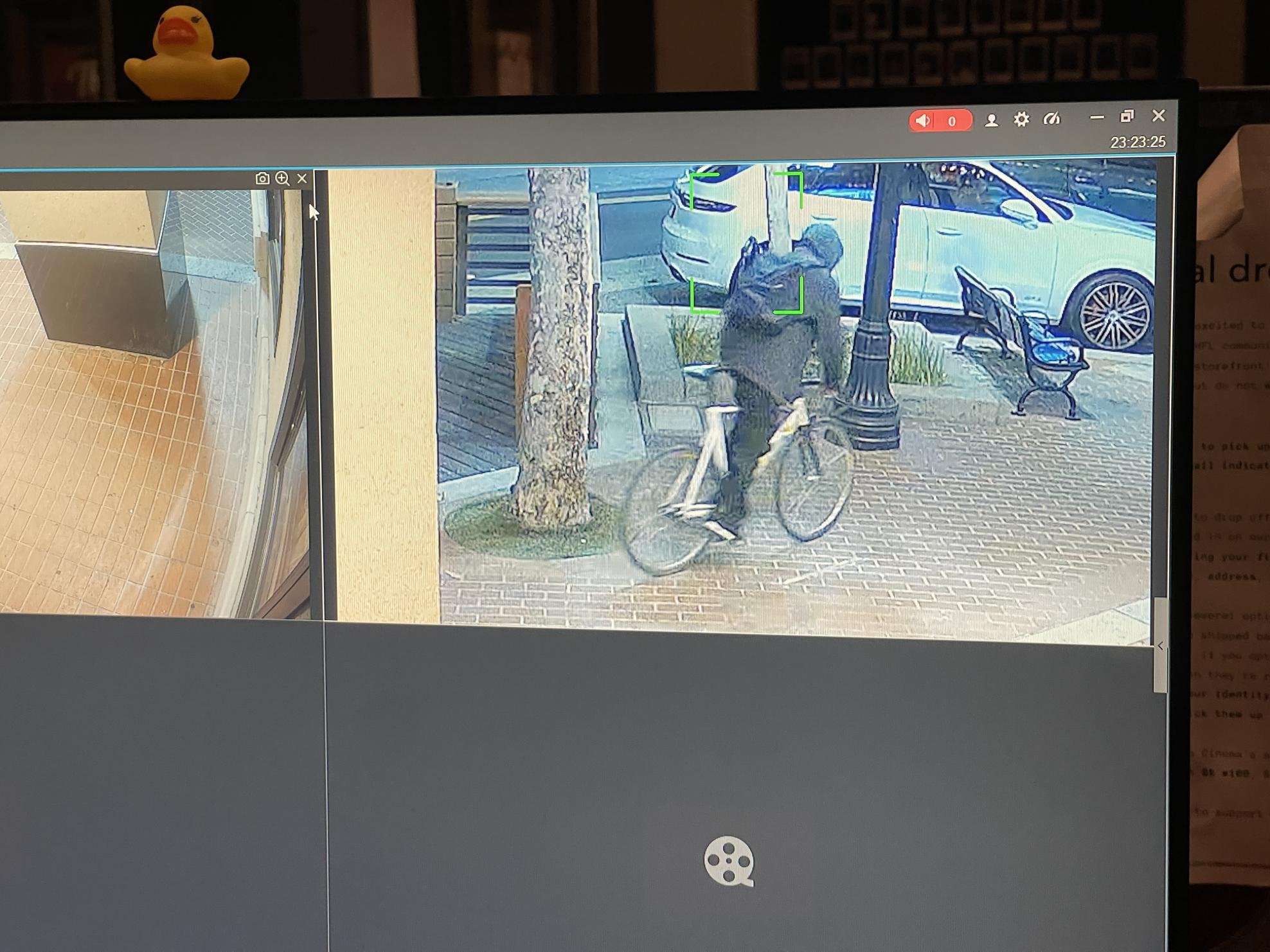 2016 Aventón White and Stickers tape or other cover-up