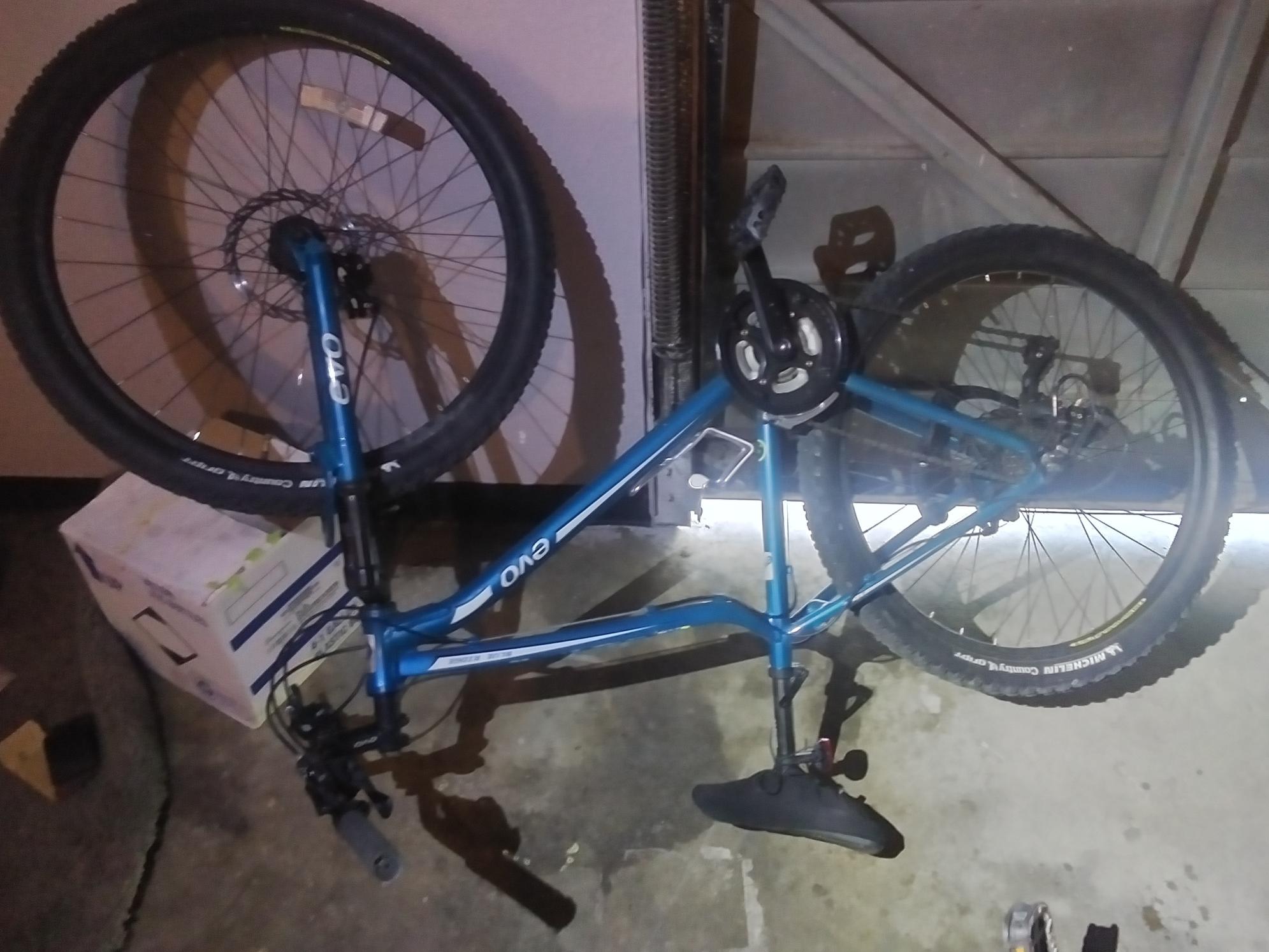 Evo Blue Ridge Blue and White