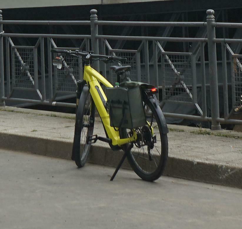 2017 Specialized Yellow or Gold
