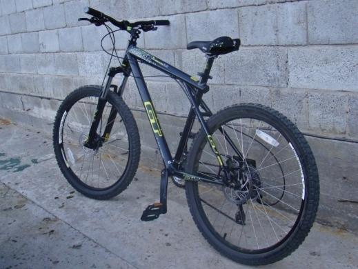 2011 GT Bicycles Avalanche Black
