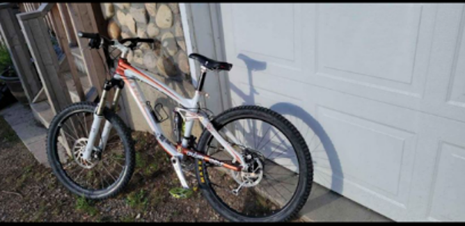 2009 Trek Remedy 8 White