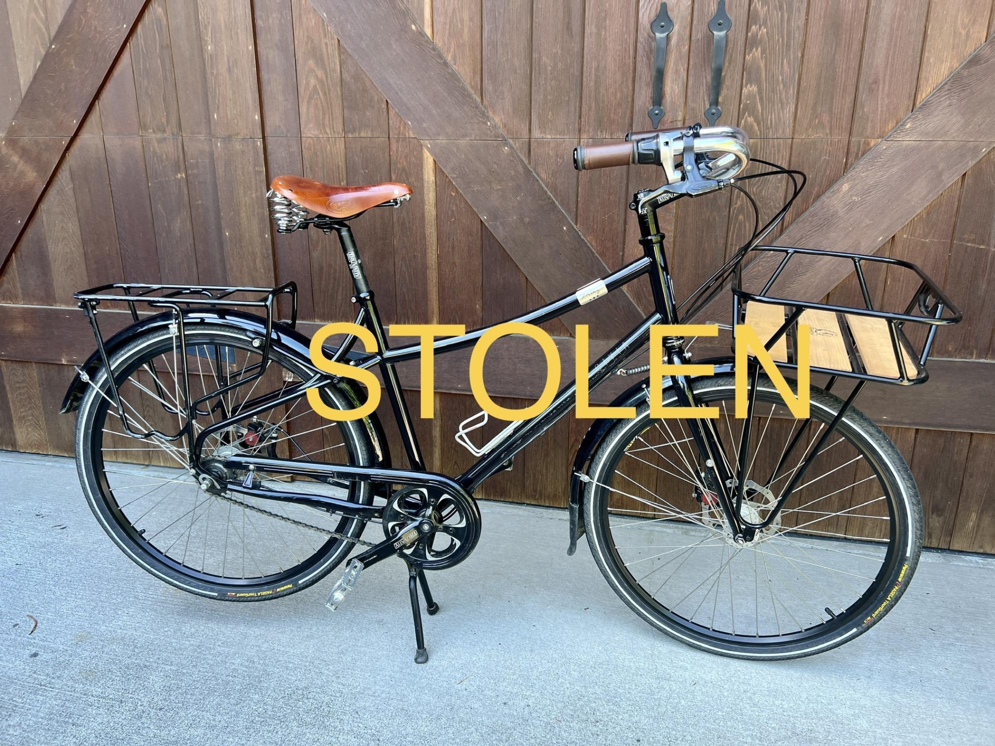 2022 Civia Loring Black