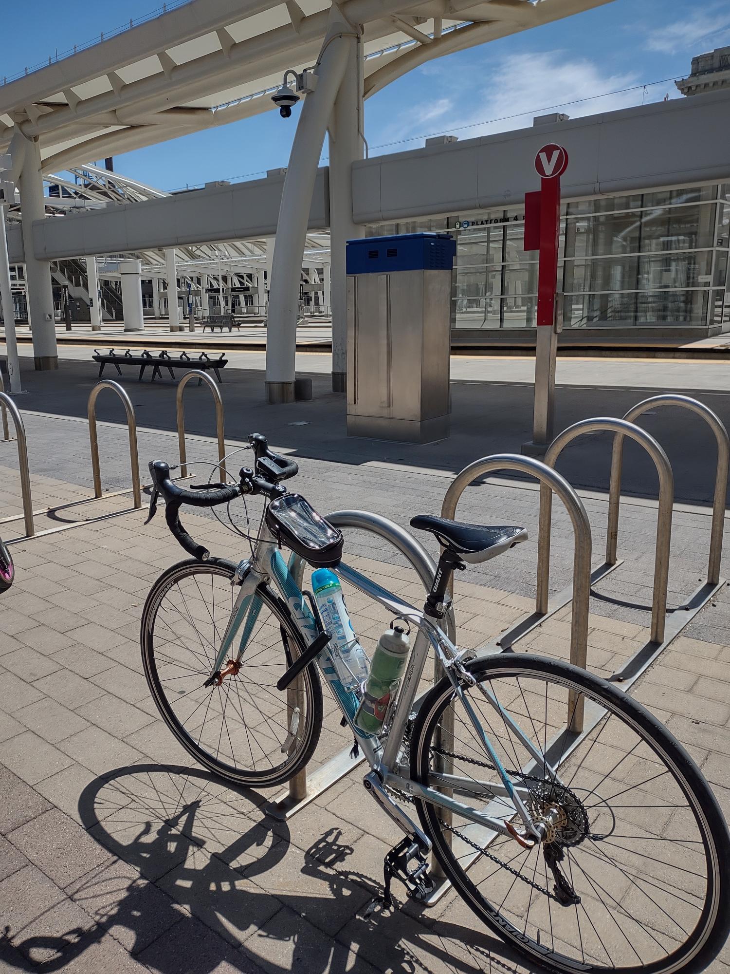 2015 Giant Avil Silver, gray or bare metal and Teal