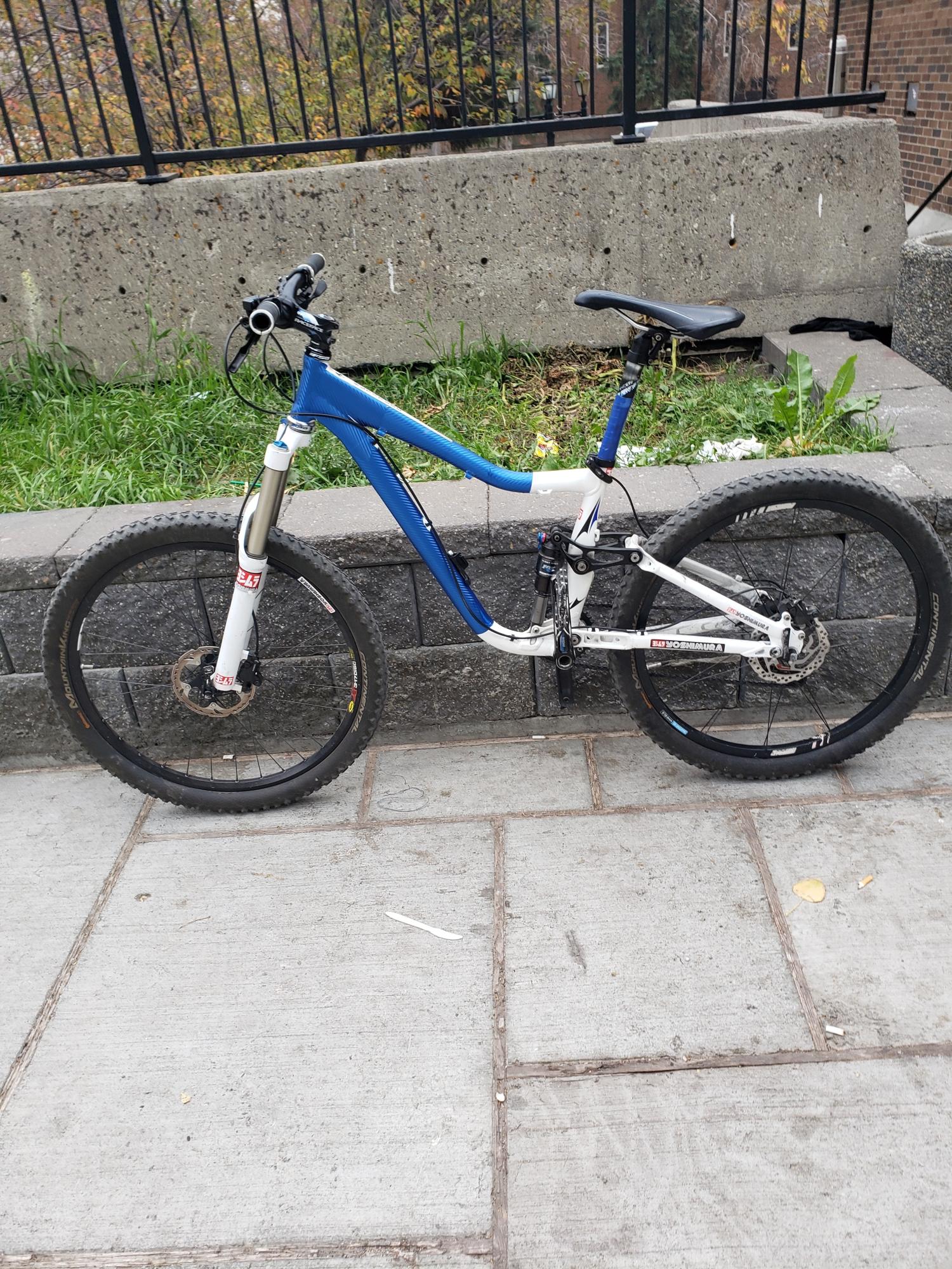 2021 Rocky Mountain Bicycles Altuide Blue and White