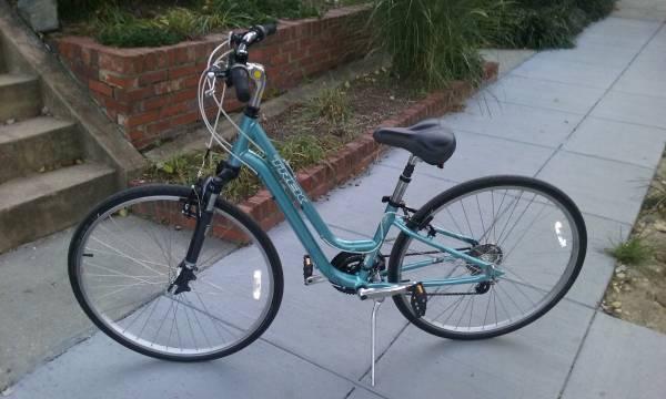 2012 Trek 7100 WSD Blue