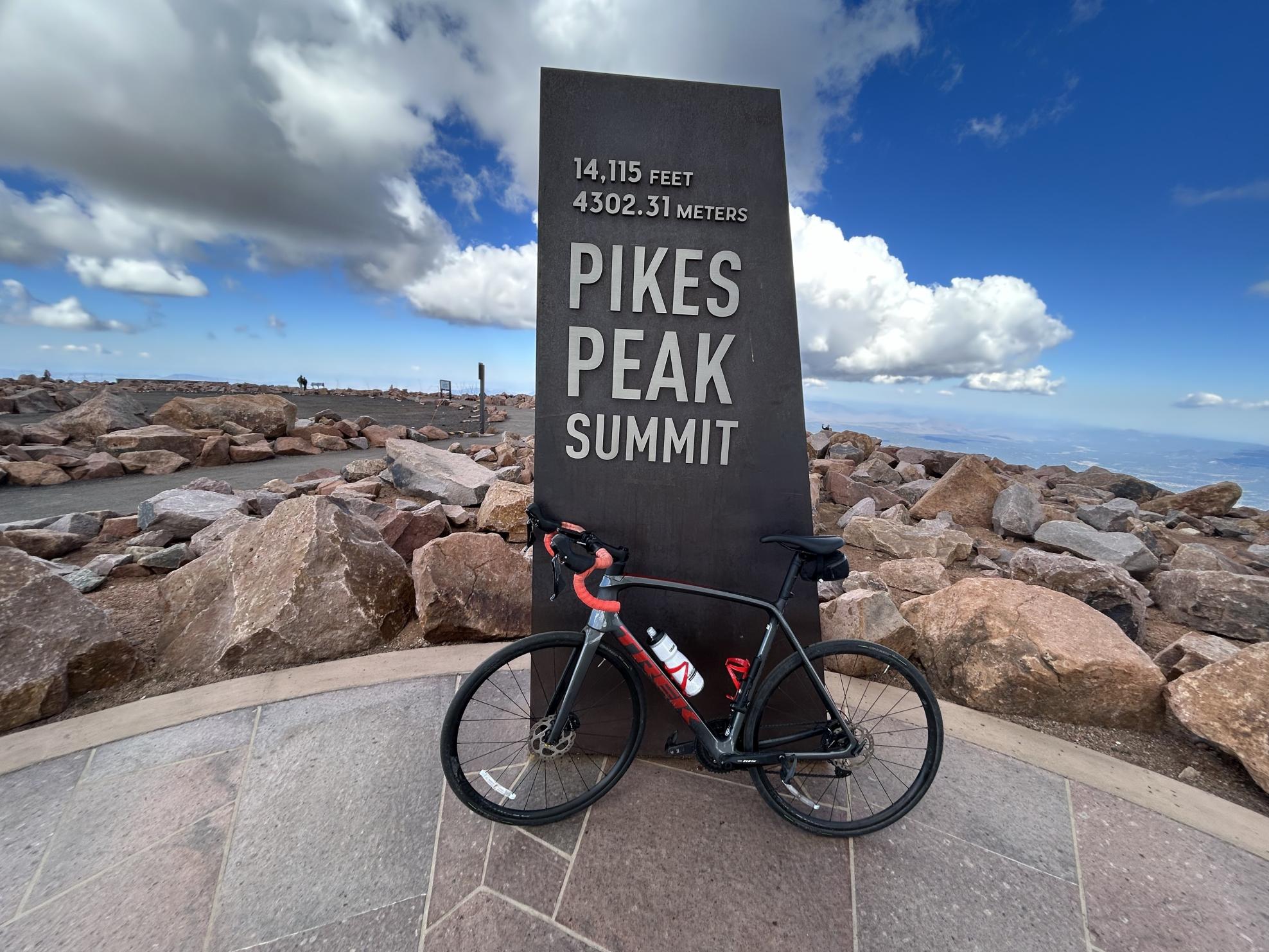 2022 Trek Emonda SL5 Black and Red