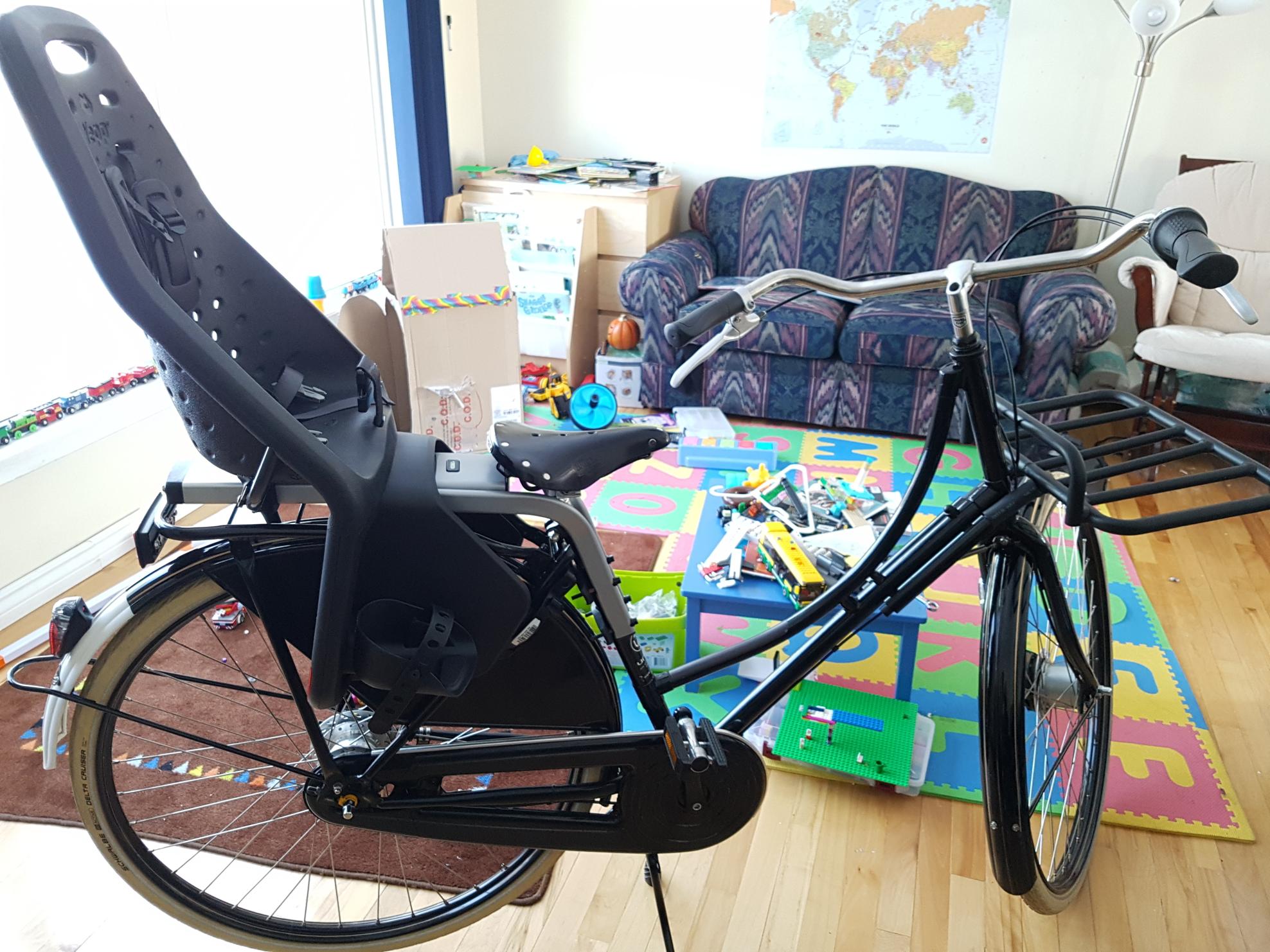Azor Omafiets Black