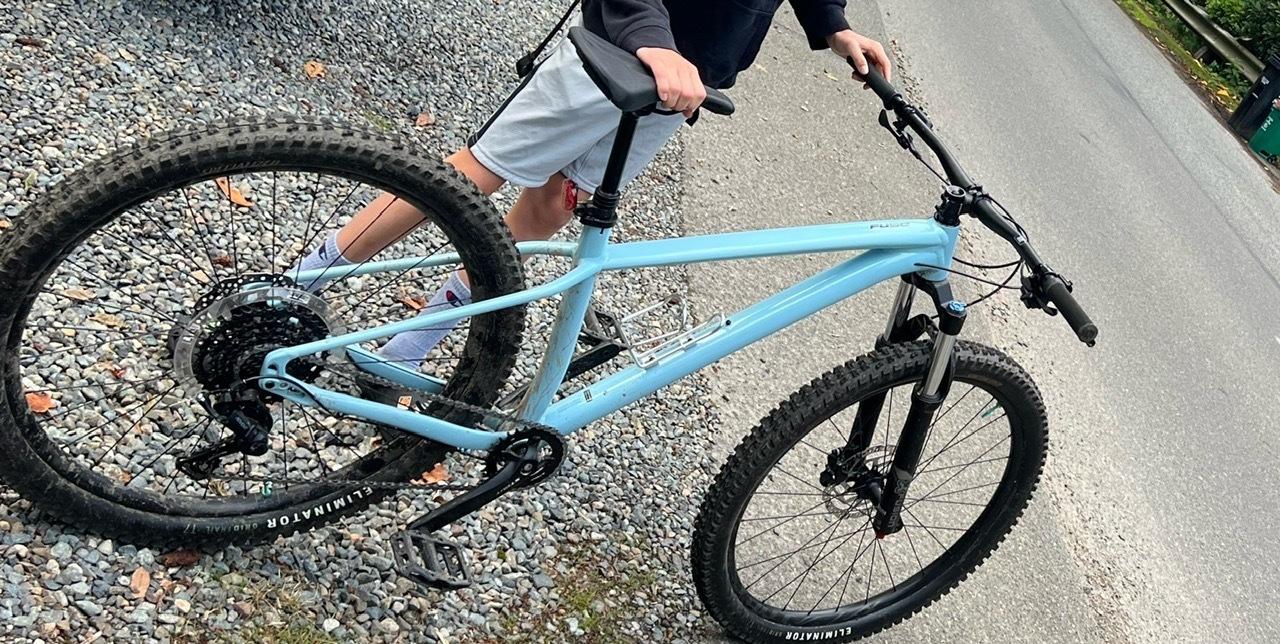 2022 Specialized Fuse Blue