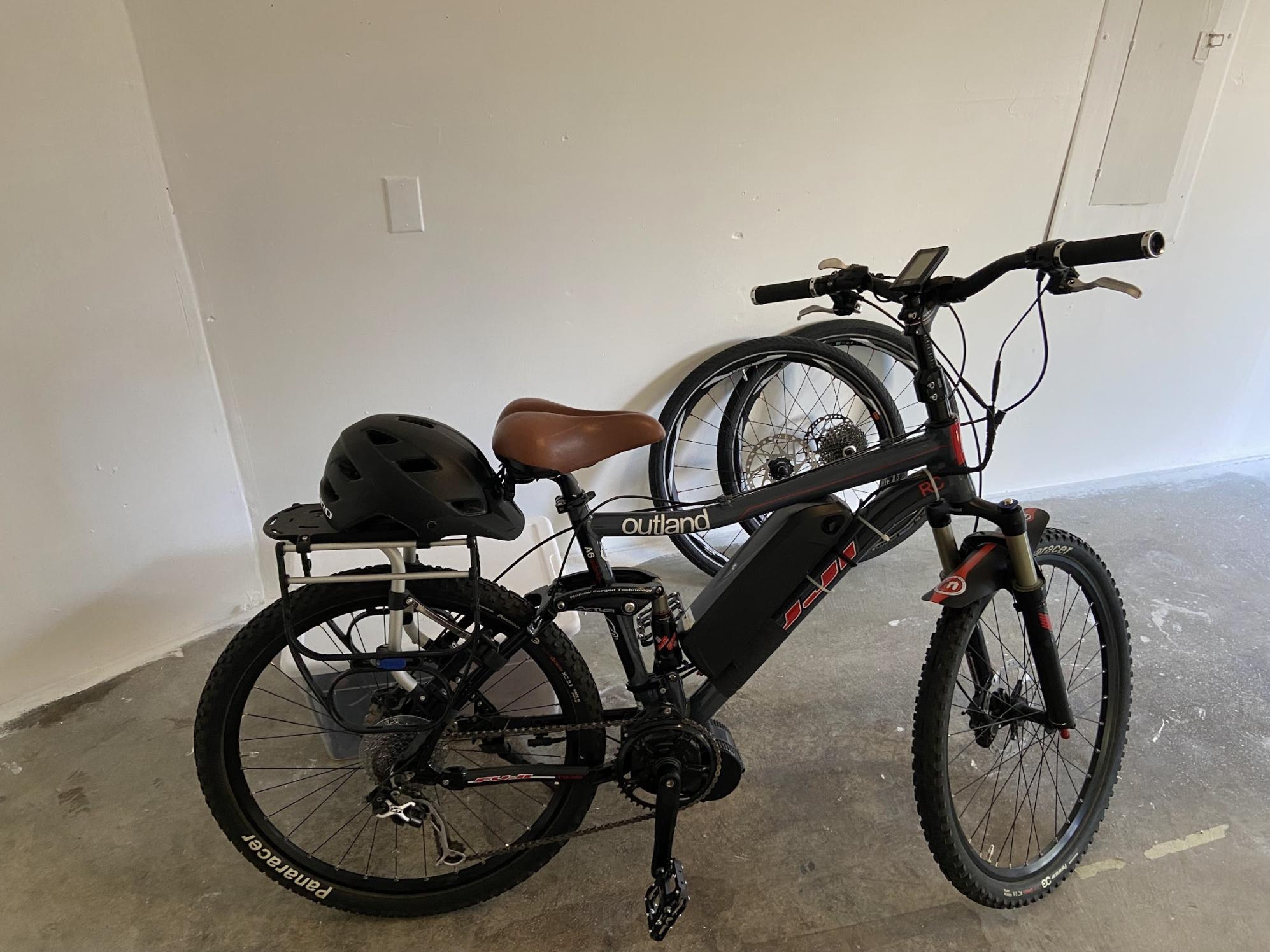 2025 outland Silver, gray or bare metal