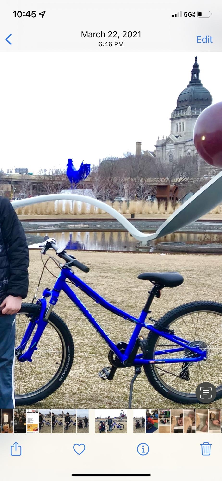 2021 Specialized Hotrock 24 Blue