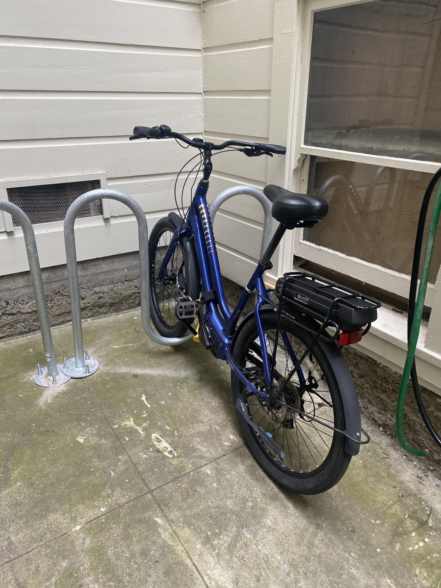 2019 Giant Step through commuter E Bike Blue