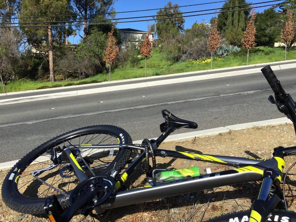 2016 Giant Giant Talon 27.5 4 Silver or Gray and Green