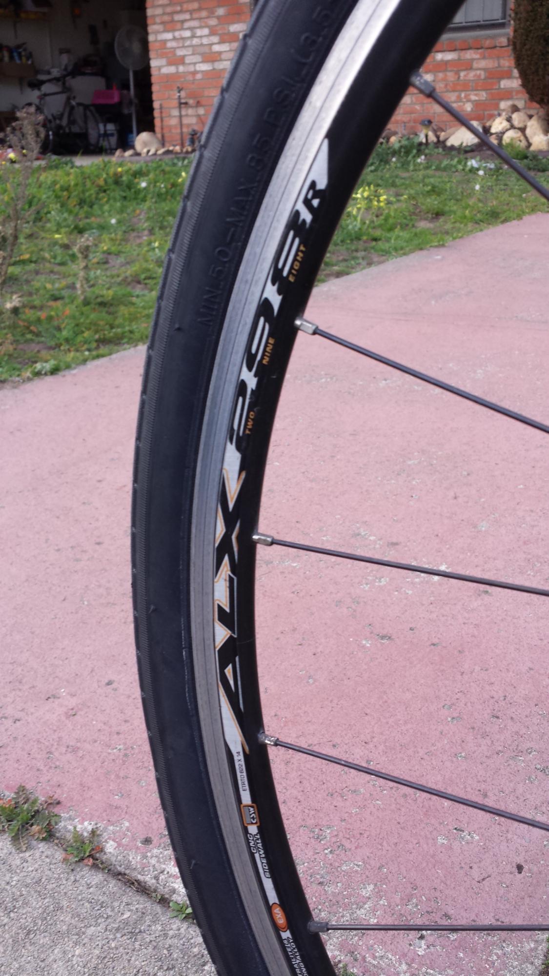 2009 Specialized Sirrus Sport  White