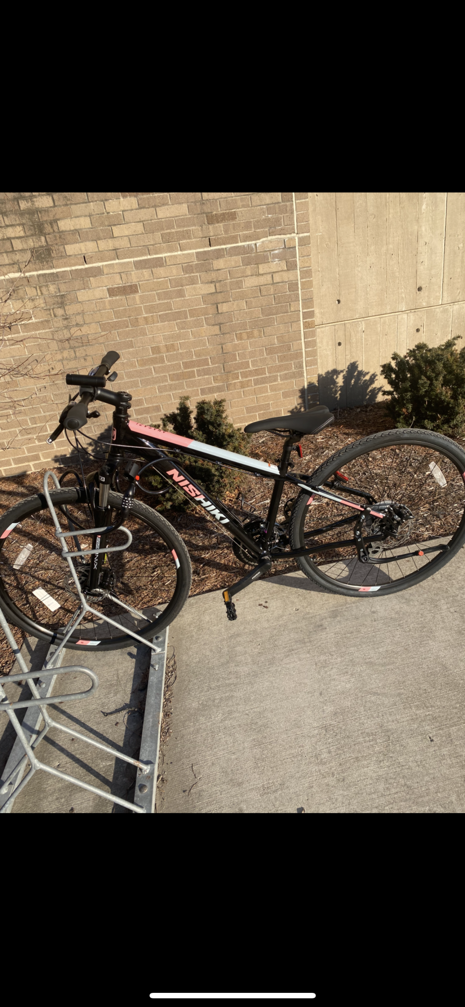 2022 Nishiki Anasazi Black and Pink