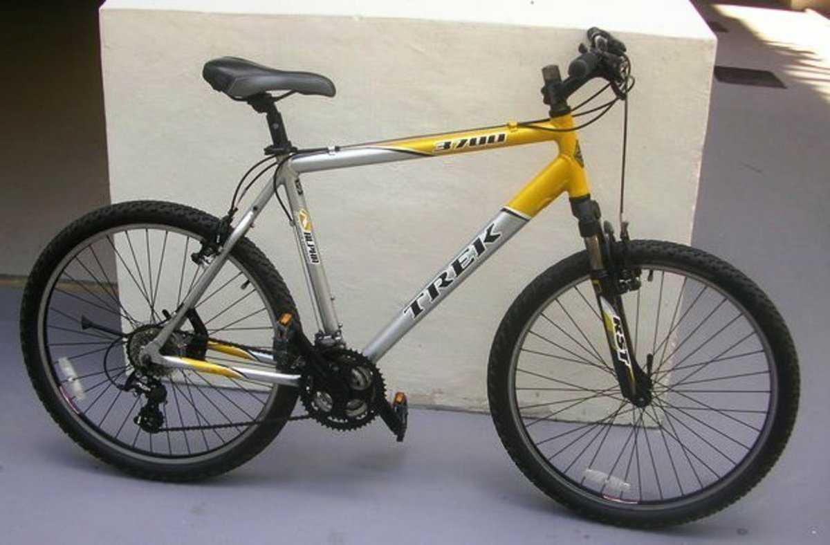 2004 Trek 3700 Yellow or Gold and Silver, gray or bare metal