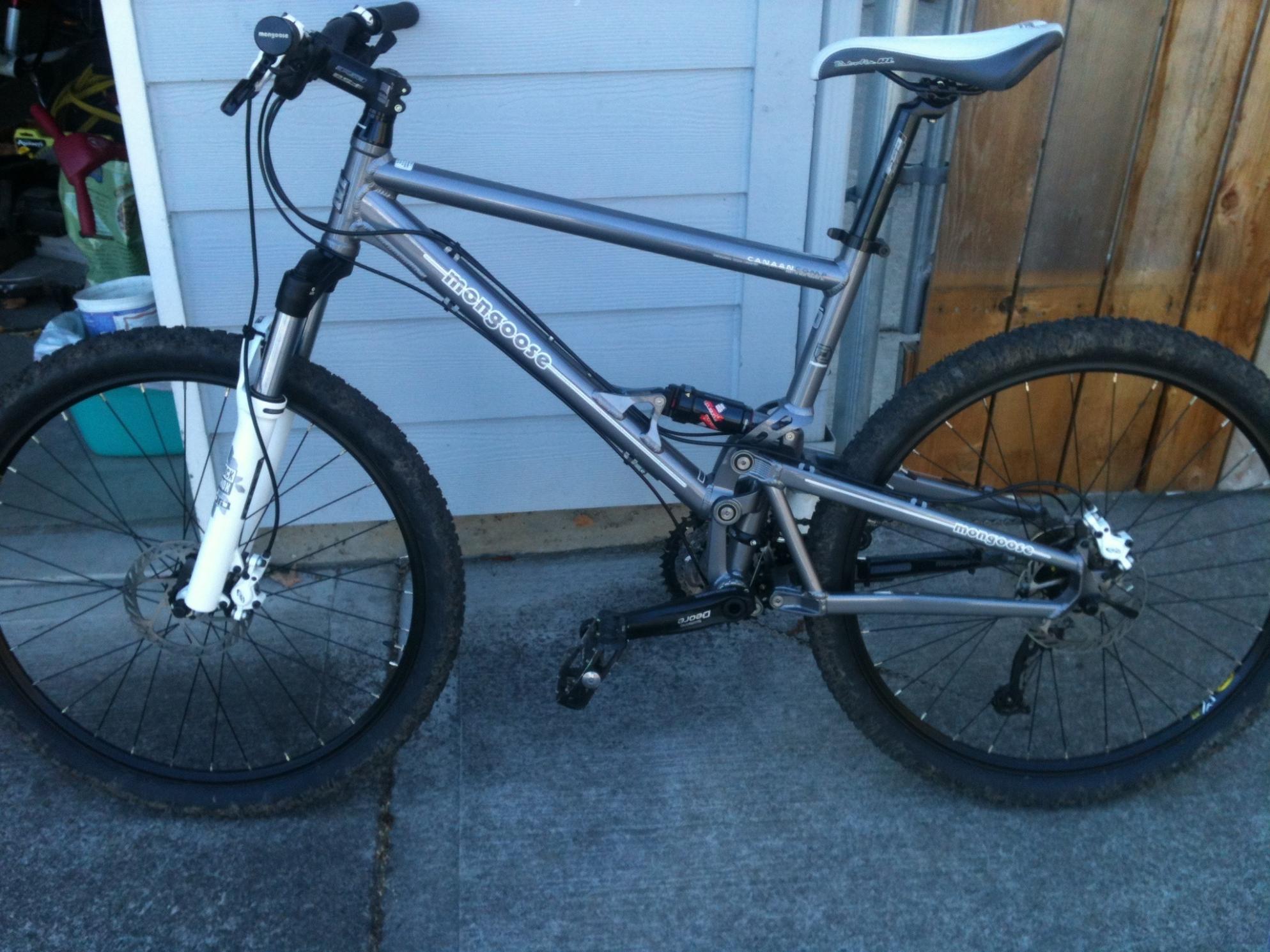 Mongoose Mt bike  Black