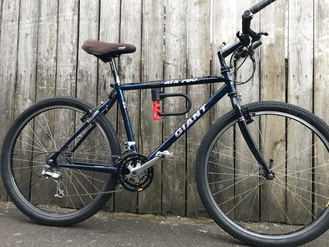 1990 Giant ATX 780 Blue