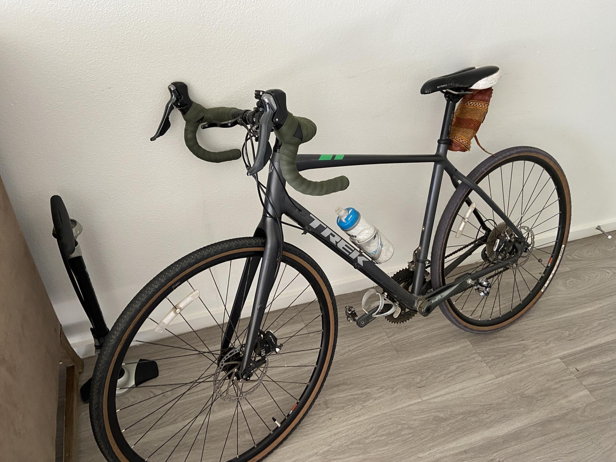 2017 Trek Crossrip 2 Silver, gray or bare metal