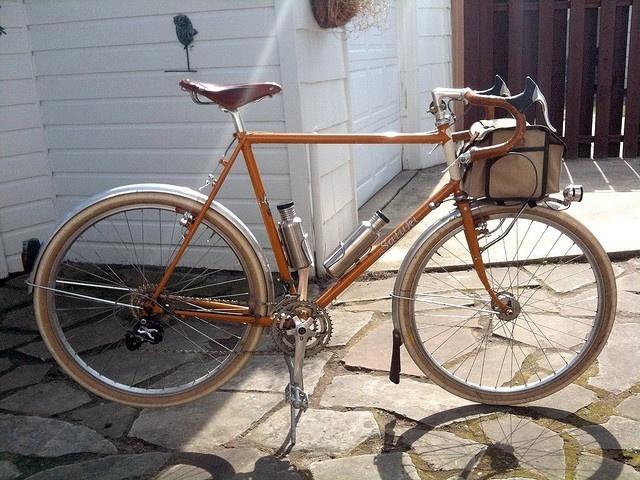 Rivendell Bicycle Works Saluki Brown and White