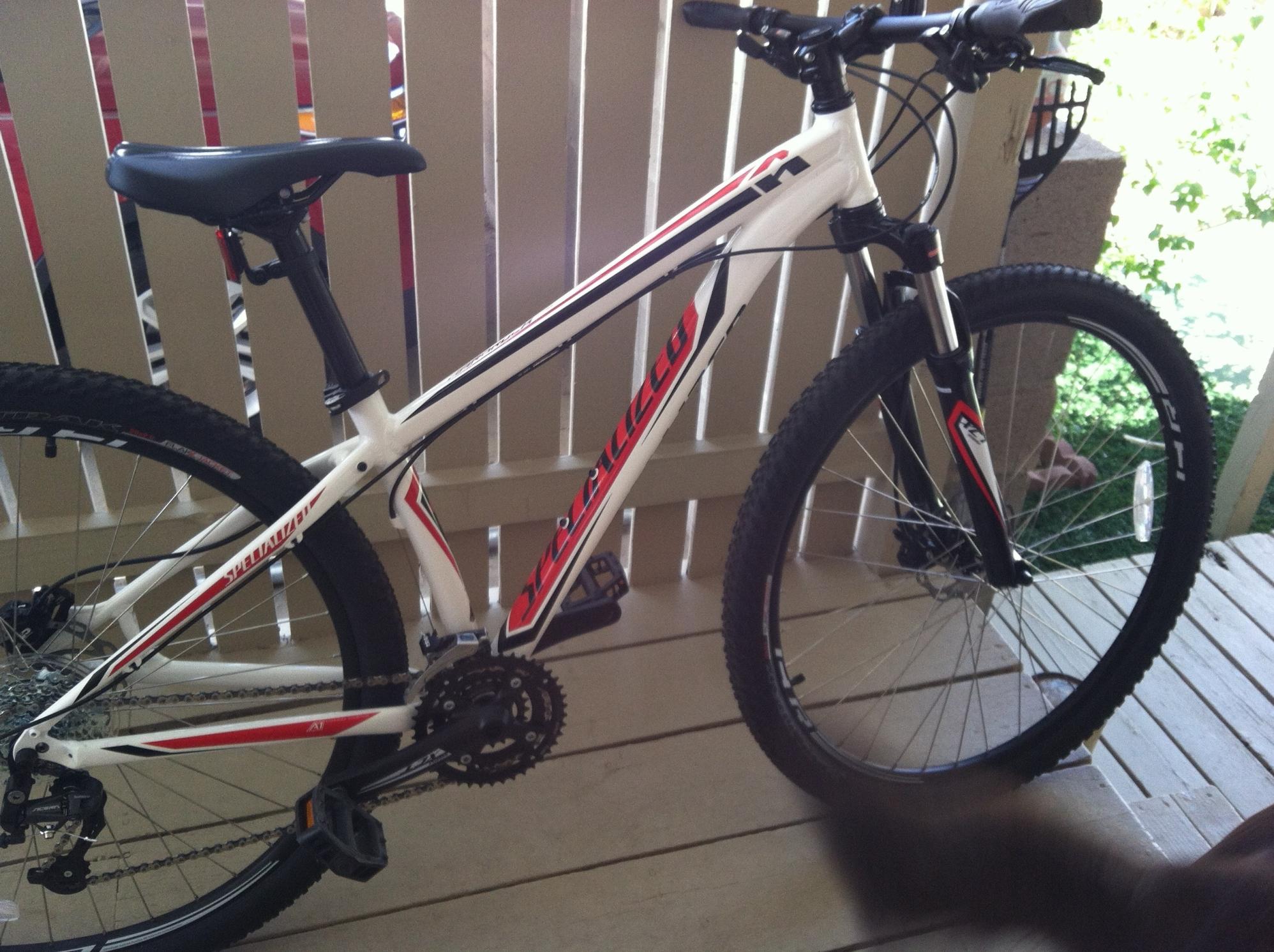 2014 Specialized Hardrock Sport Disc 29 White and Red