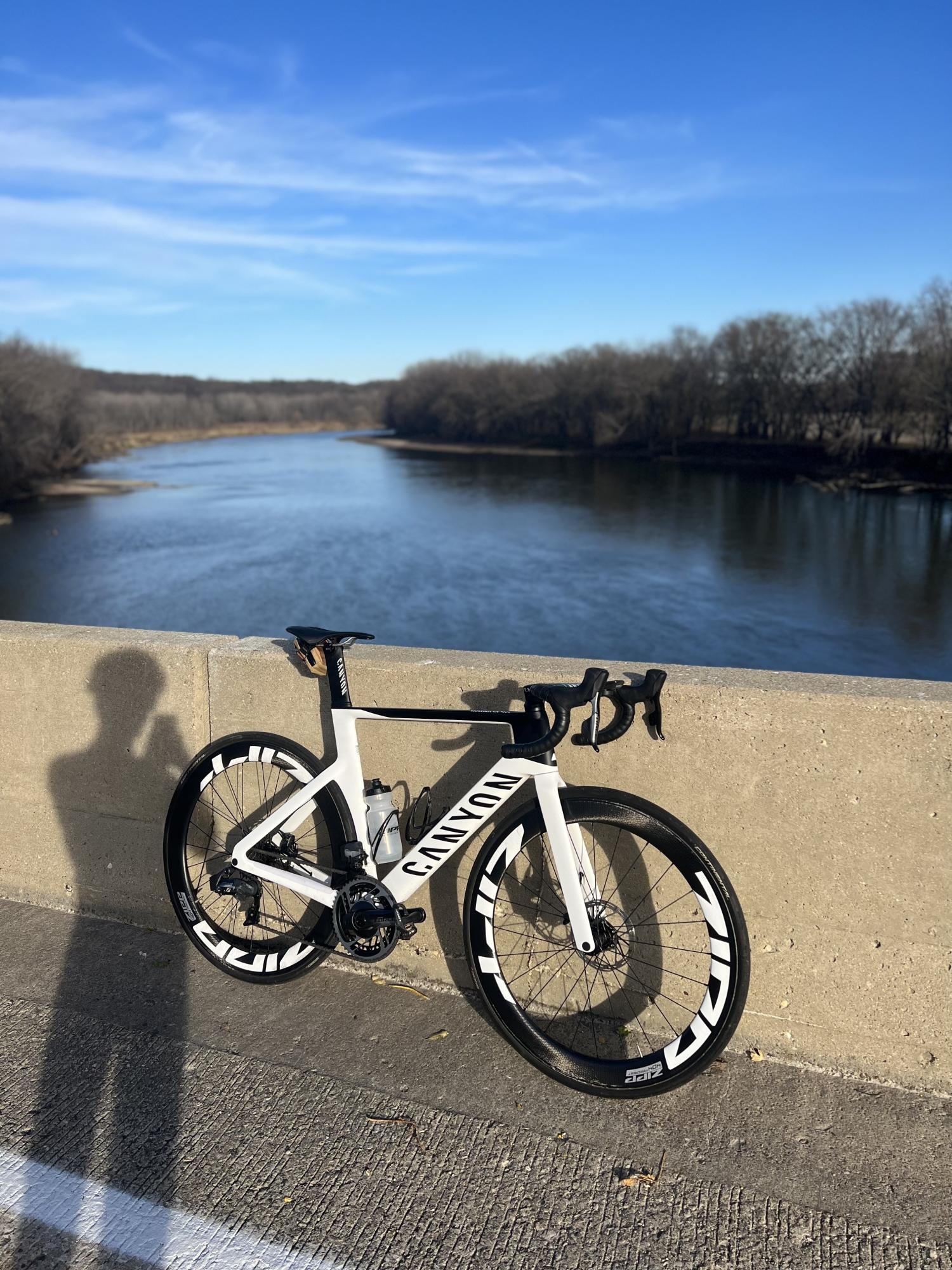 2022 Canyon bicycles Aeroad White