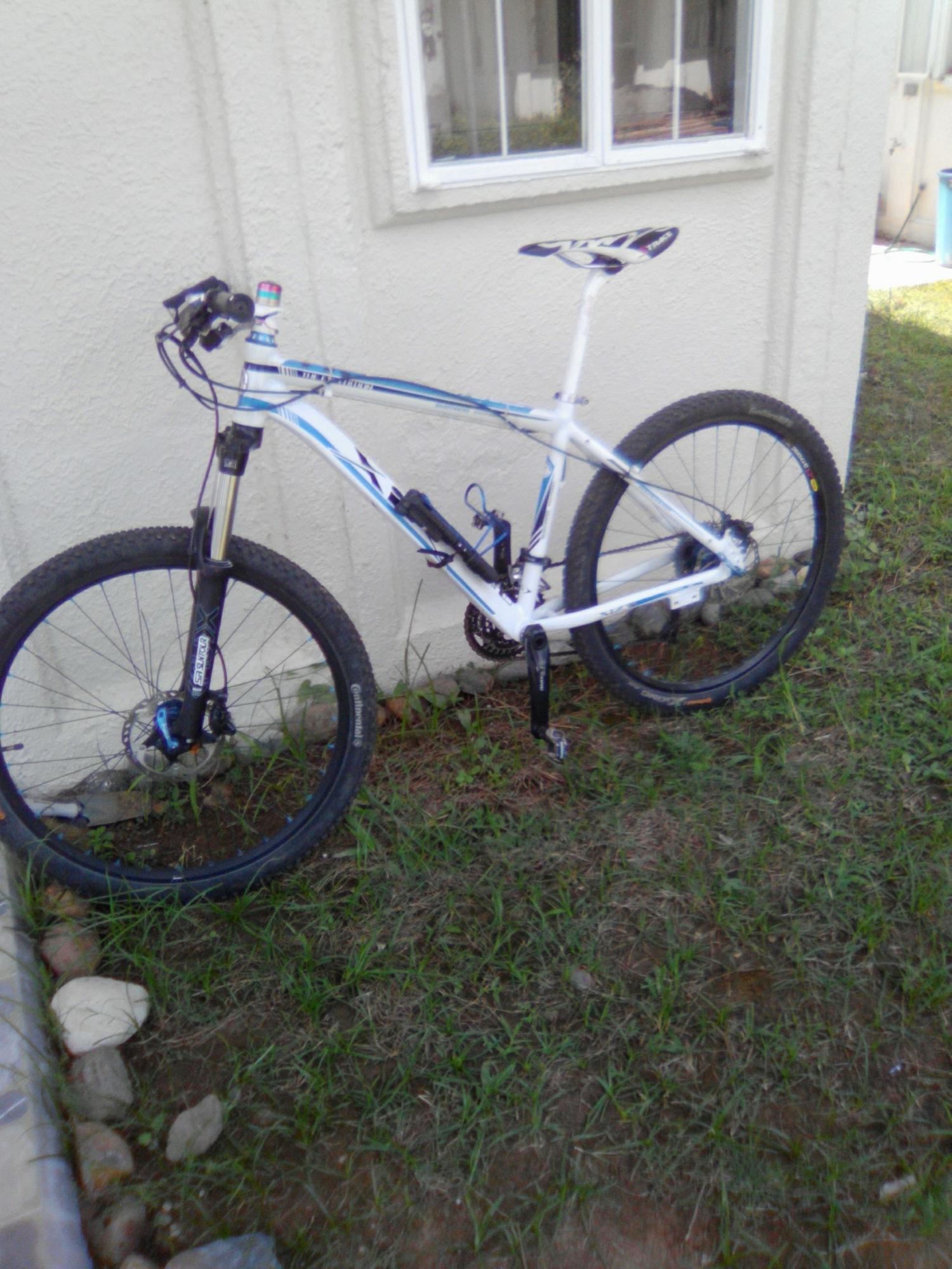 2014 Mars Kingdom XC White and Blue