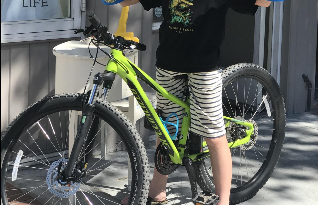 2019 Specialized Size XS (gloss hyper black) color Green and Black