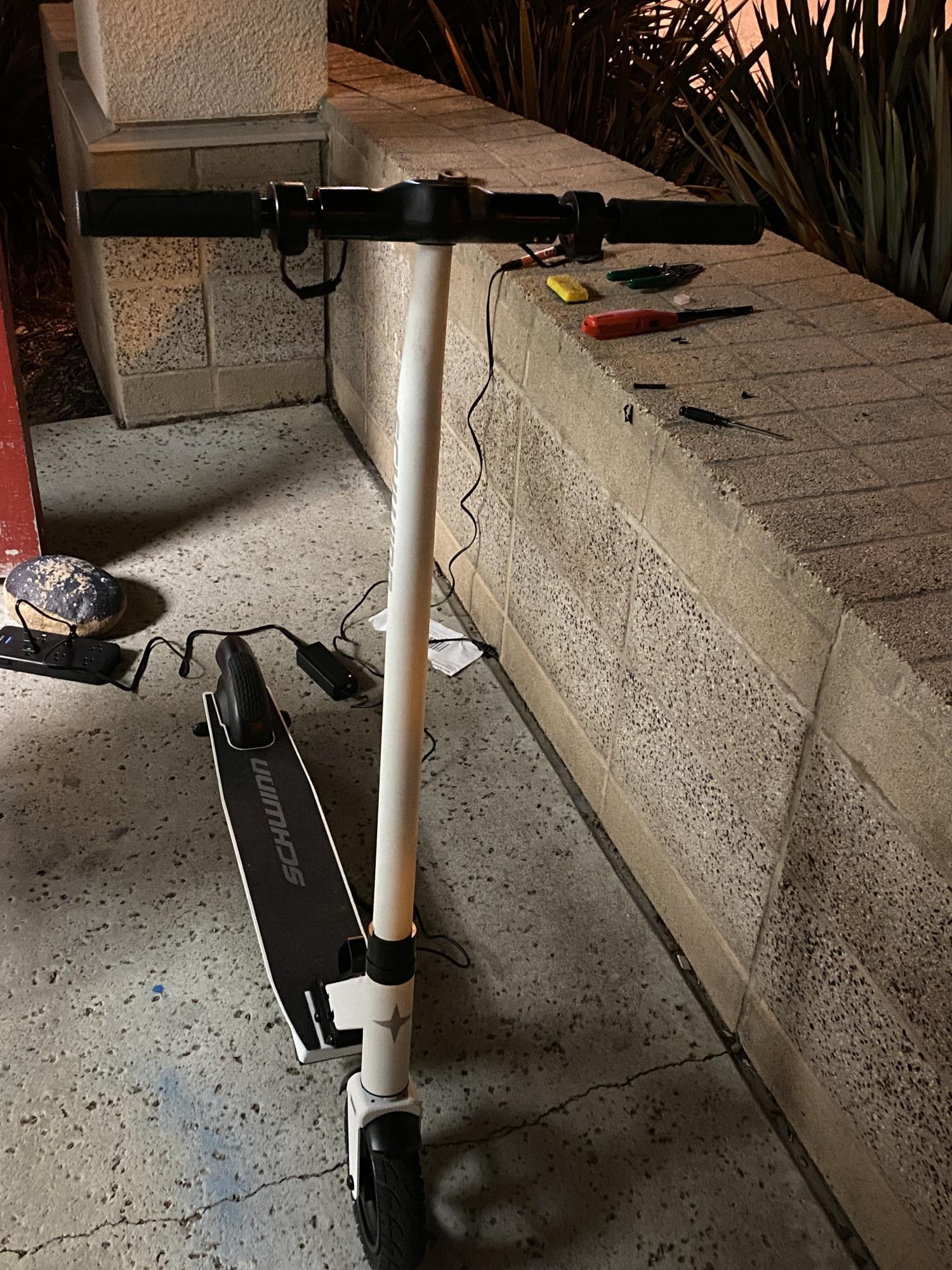 Schwinn NA e-scooter White