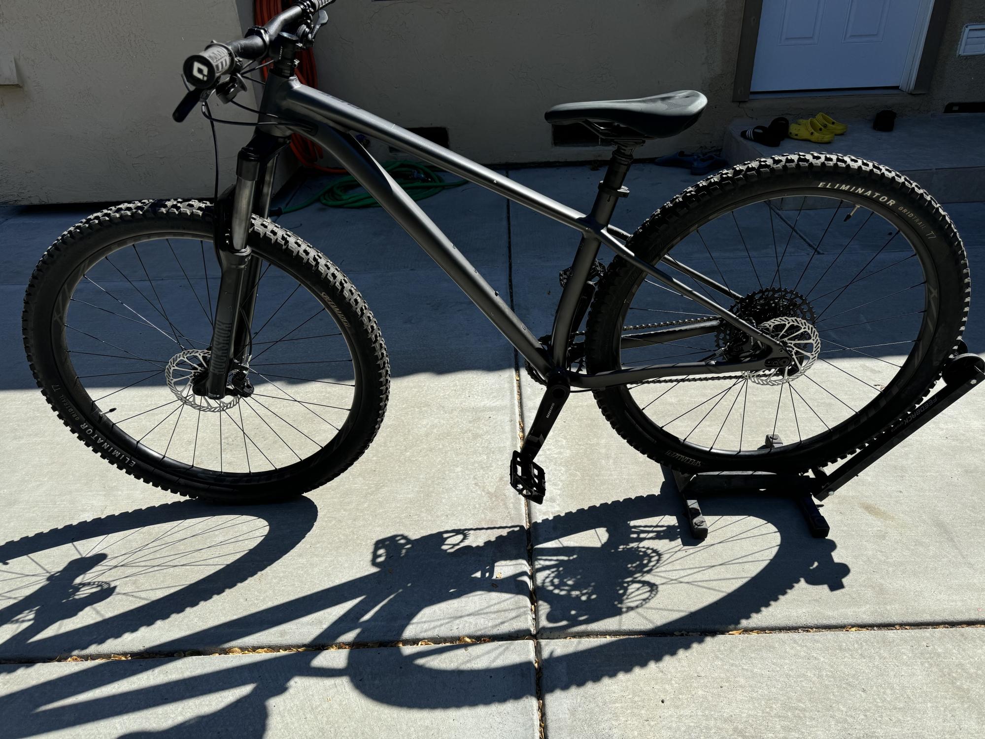 2022 Specialized Fuse Black