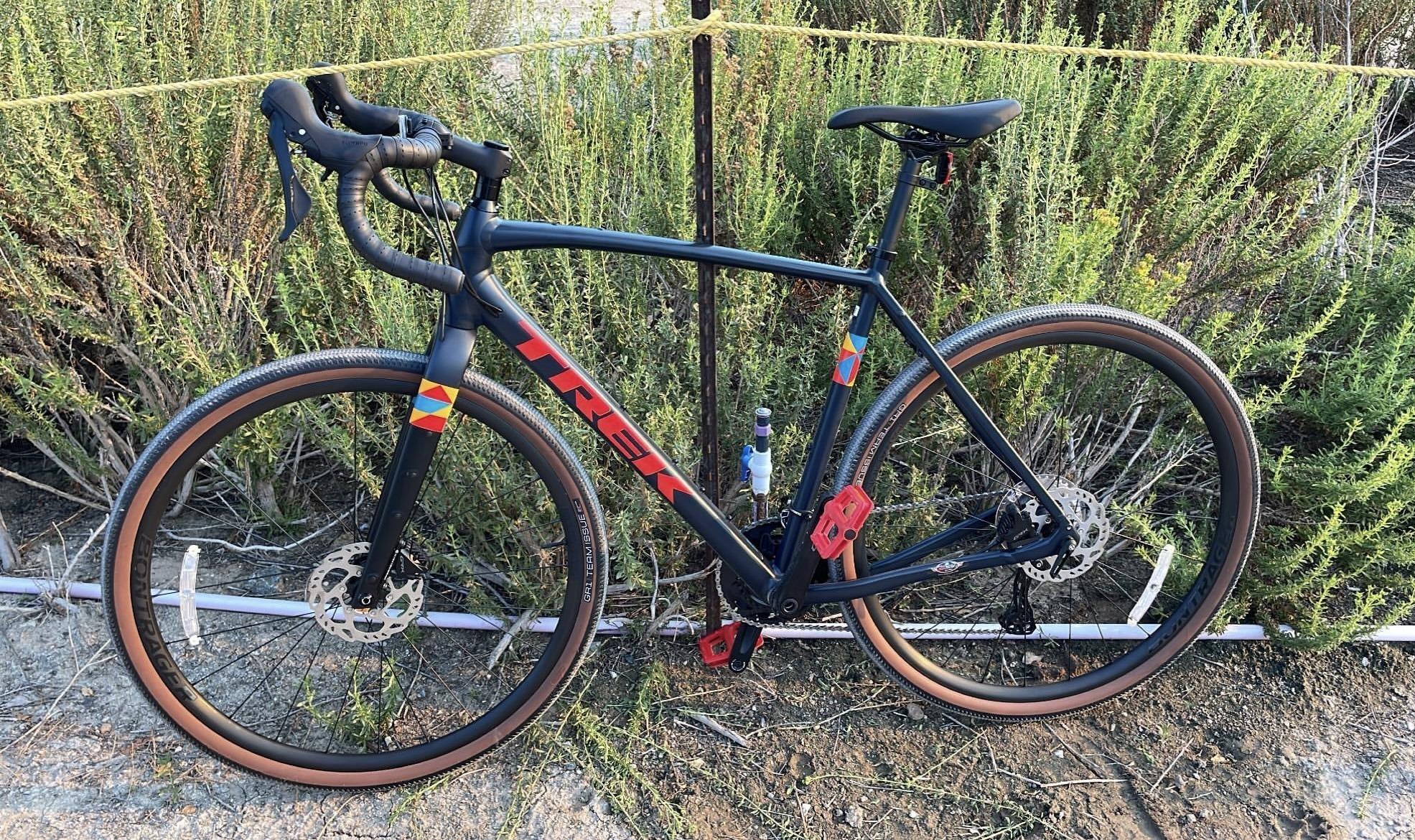 2022 Trek Checkpoint Blue