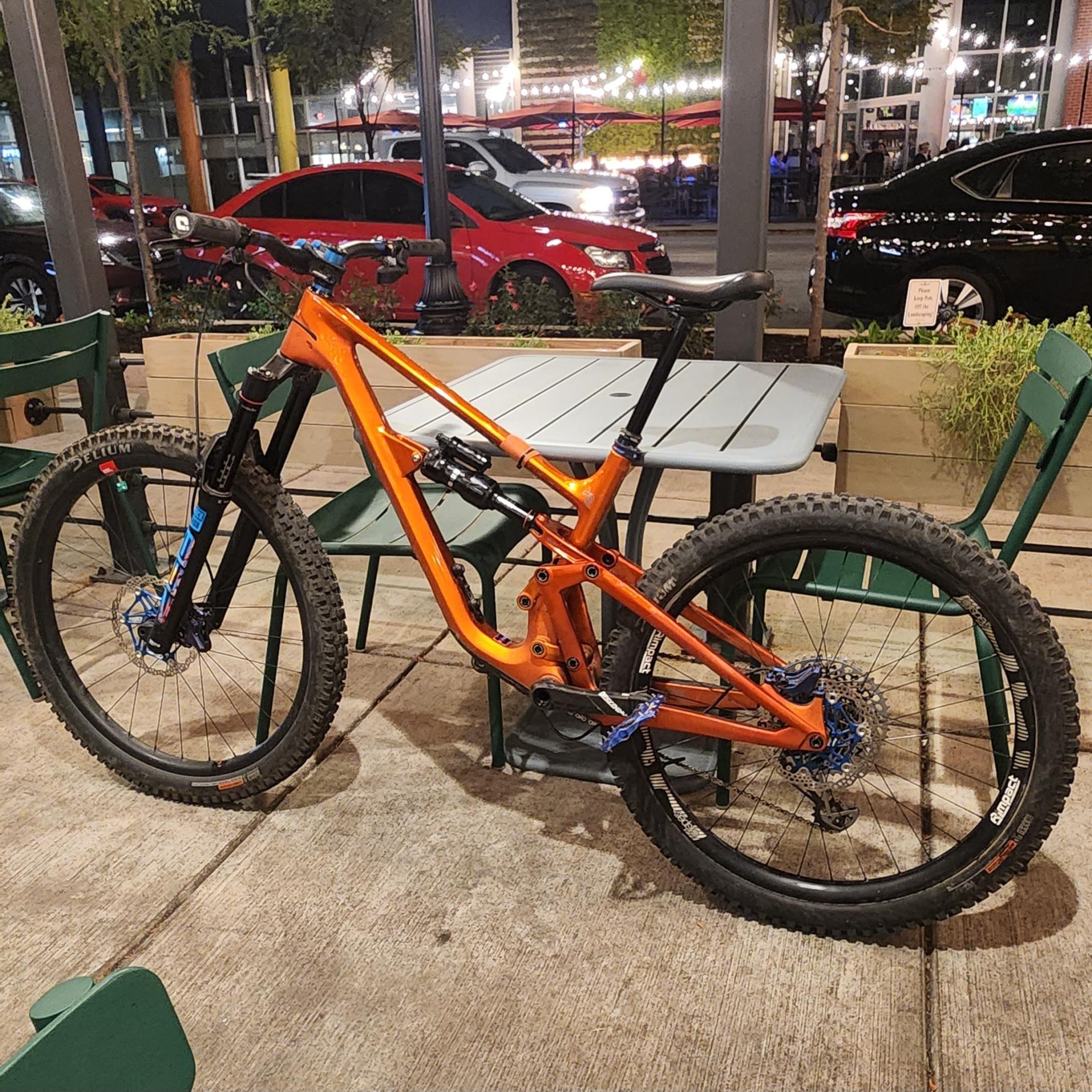 2022 Revel Rail 27.5 Orange