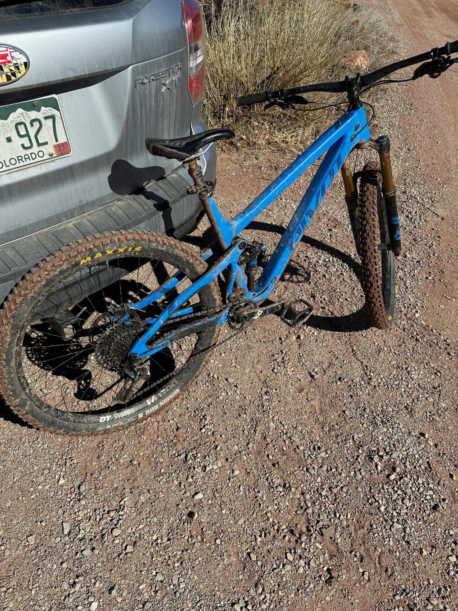 2020 Pivot Swithblade Blue