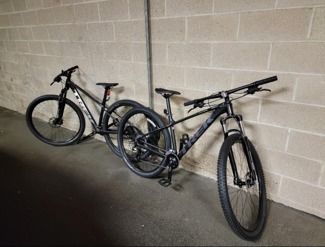2021 Trek Marlin 5 Silver, gray or bare metal