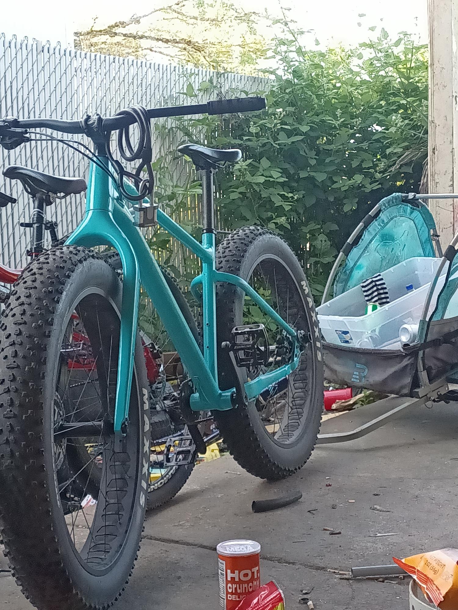 2022 Giant Yokon Teal