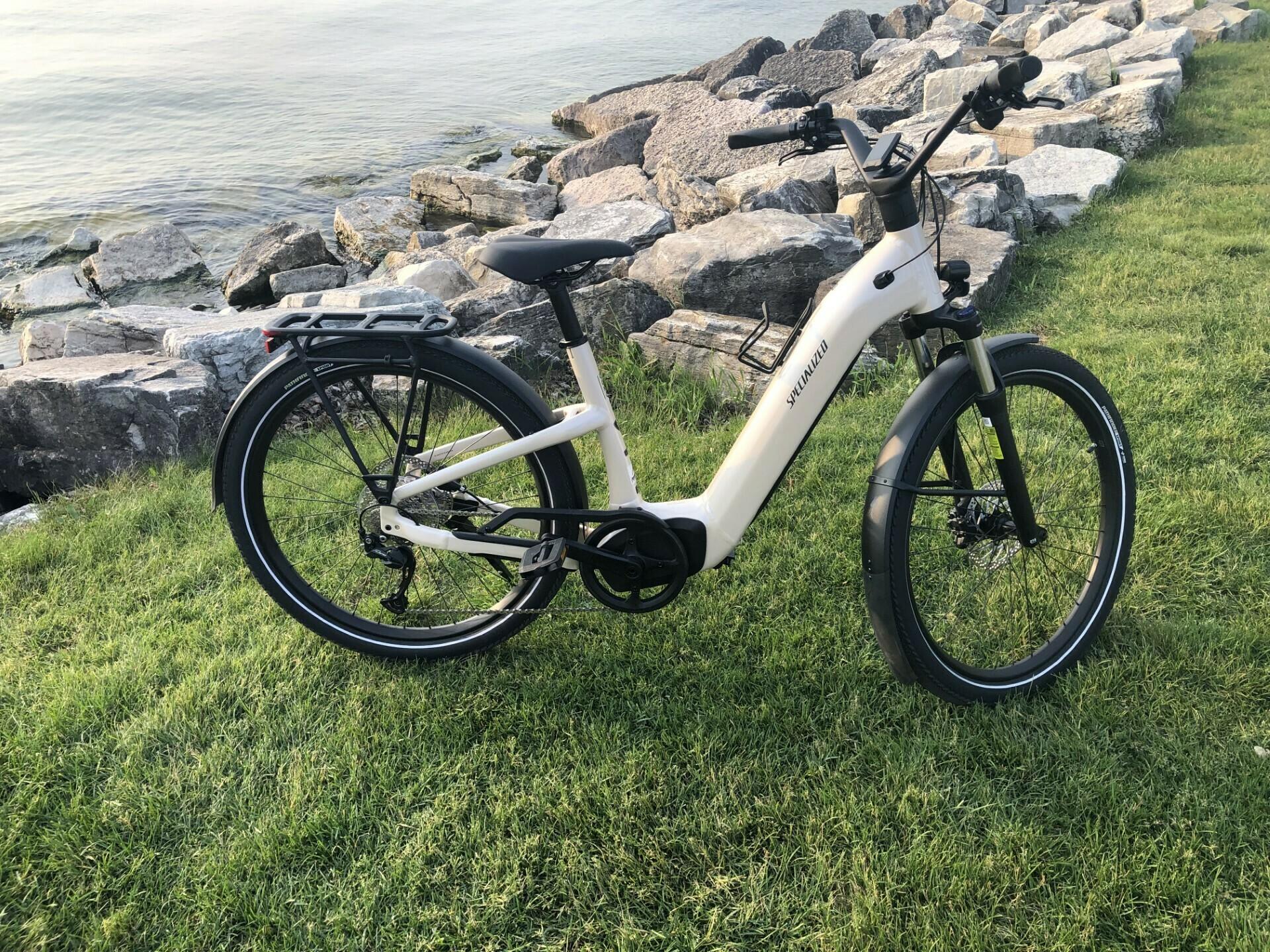 2024 Specialized Como 3.0 White