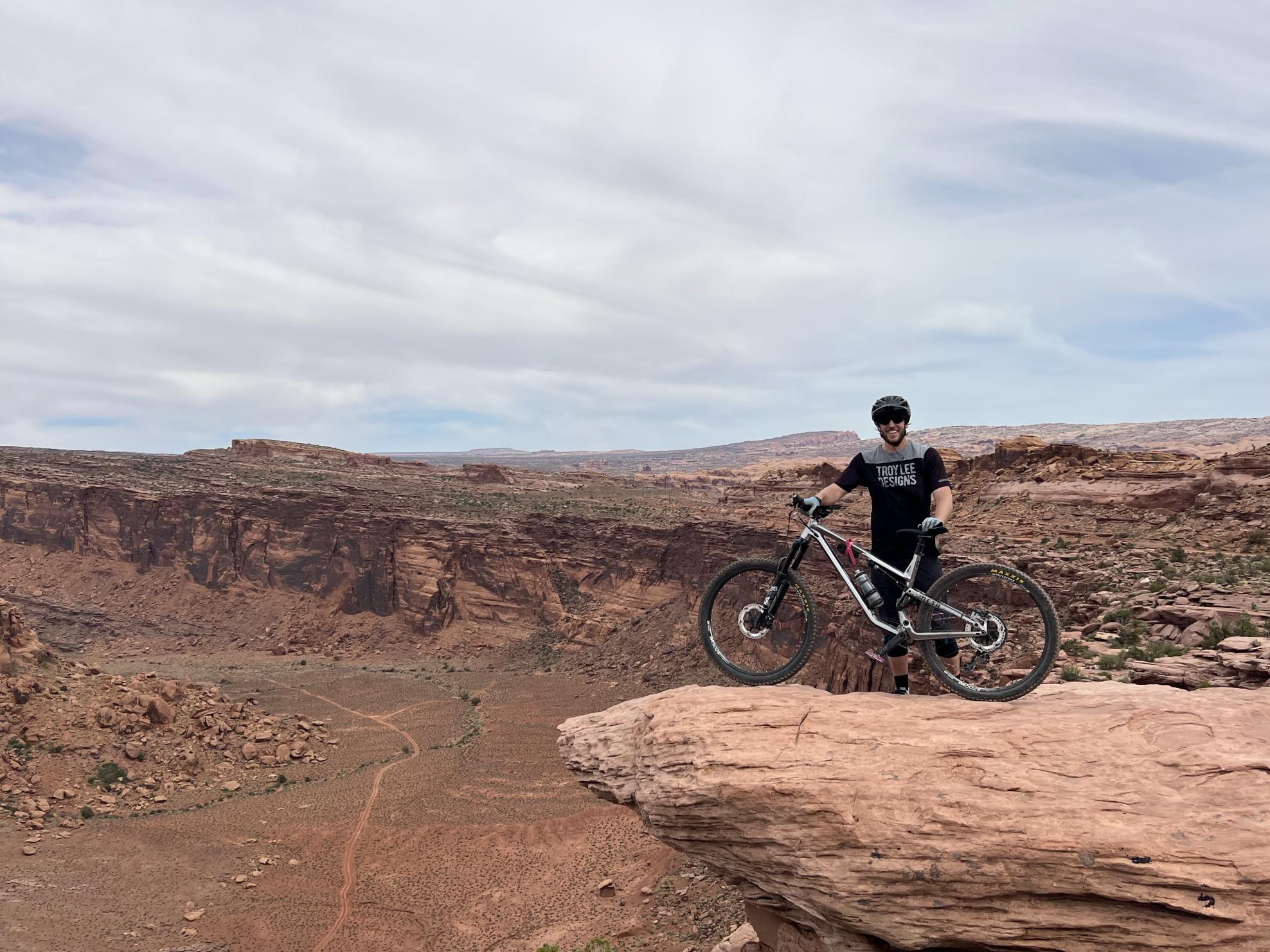 2021 Commencal Bikes Meta TR Silver, gray or bare metal