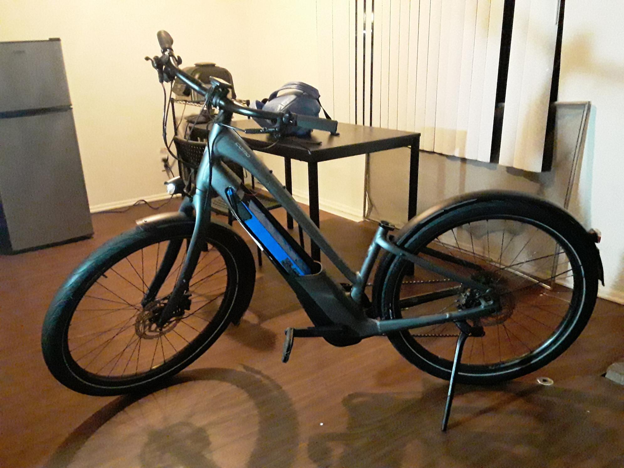 2021 Specialized Como Silver, gray or bare metal