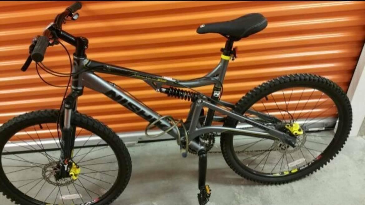 2013 Nishiki 18 Wasatch Mountain Bike Dr Silver, gray or bare metal