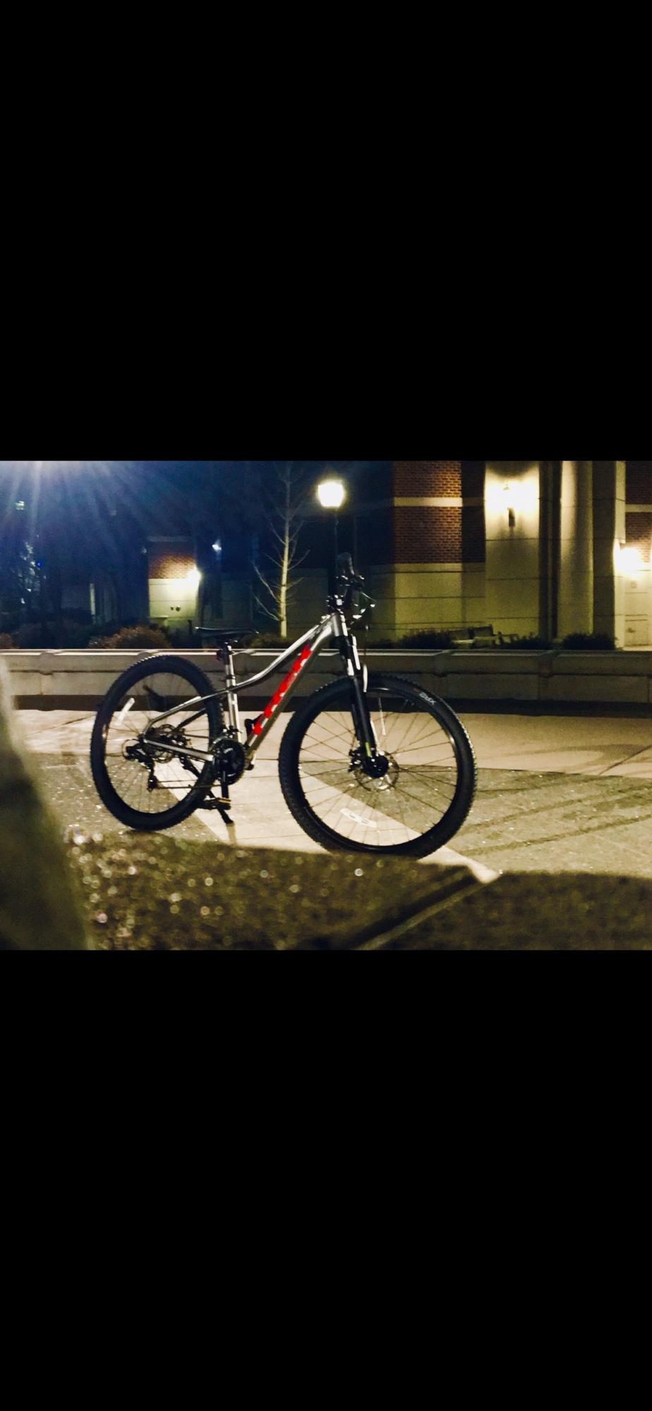 2020 Trek MARLIN 4 US XS 27.5 MATTE ANTHRACITE Silver, gray or bare metal and Red