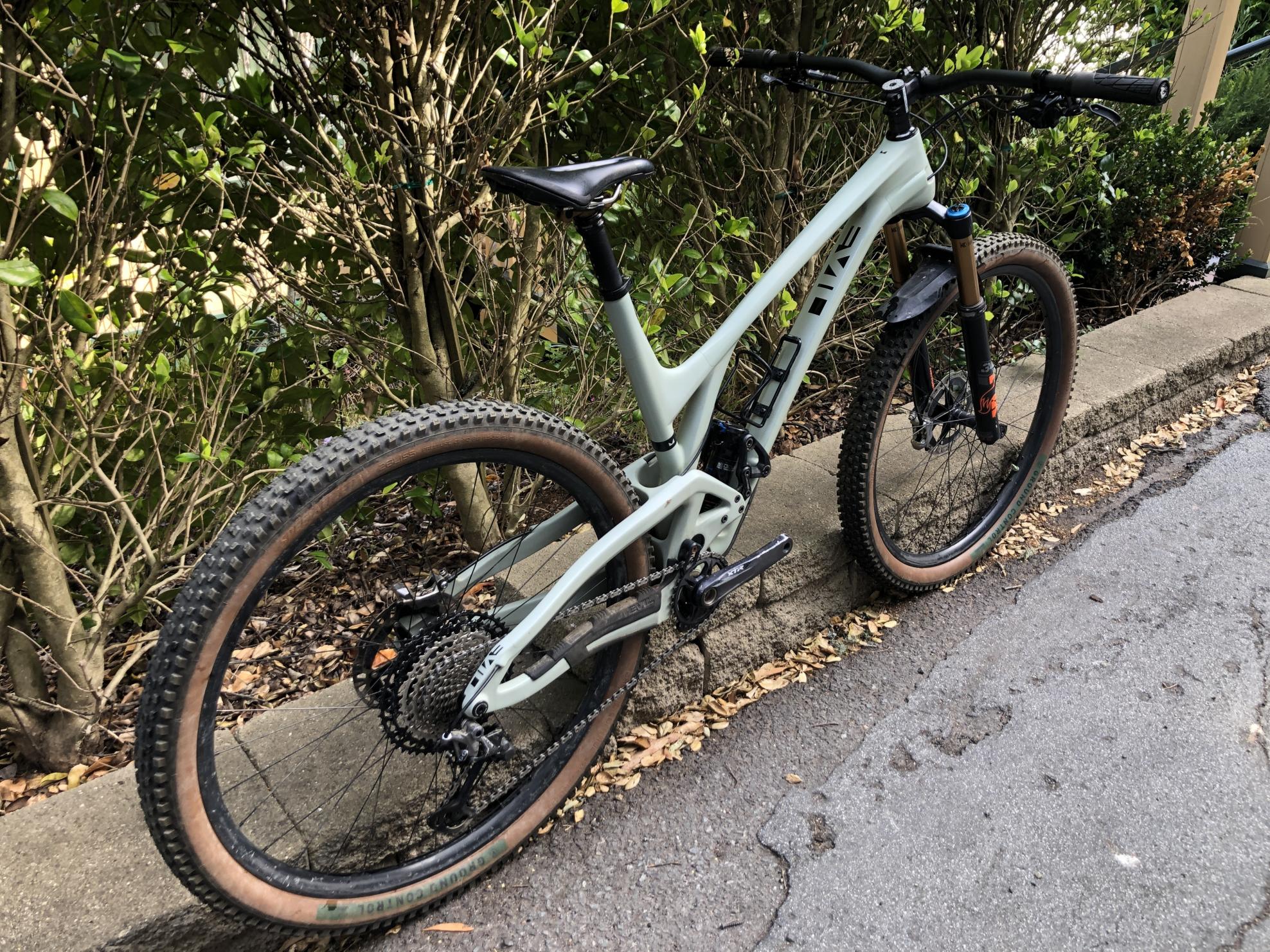 2020 Evil Following Green