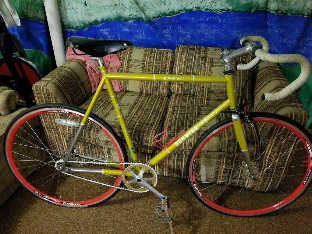 2011 Schwinn Sprint Yellow or Gold