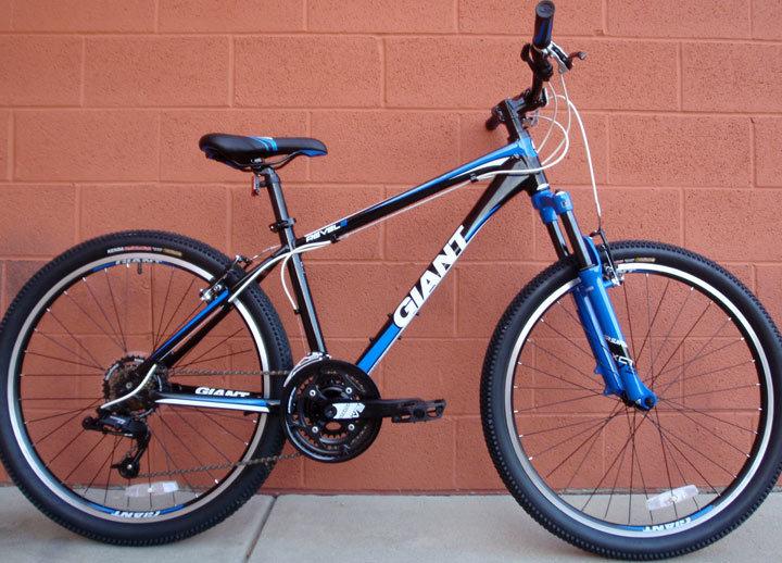 2011 Giant Revel 2  Black