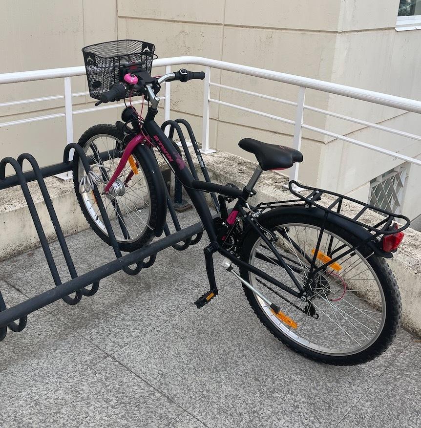 2018 Decathlon Poply Black and Pink