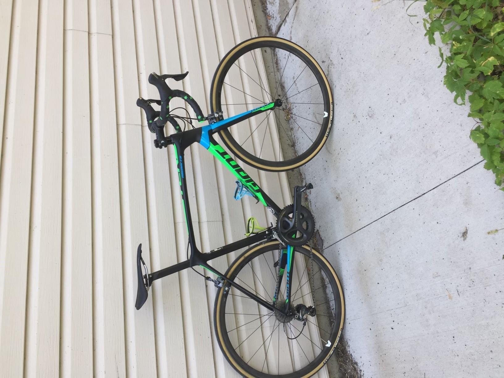 2016 Giant TCR Advanced 1 Black, Green, and Blue